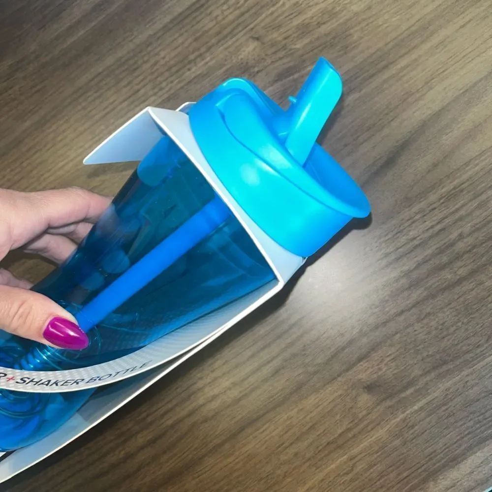 NWT Trimr Water + Protein Shaker Bottle Sip Straw Chug Spout Blue Royal Workout
